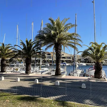 Ideal Couple Avec Vue Sur Le Port De 4che24